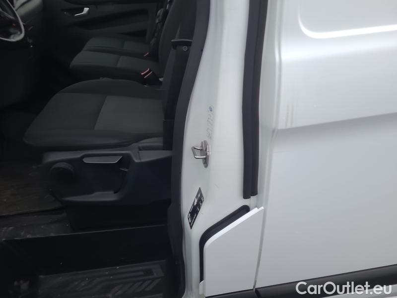  Ford  Transit Custom-LCV (TTU) (2023) Tr.Cu.2.0TDCi 96 300 Tr L1 4d #16
