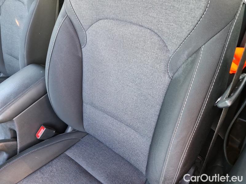  Hyundai  i30   cw (PD)(2017->)  1.5T-GDI 118 Family Smart #9