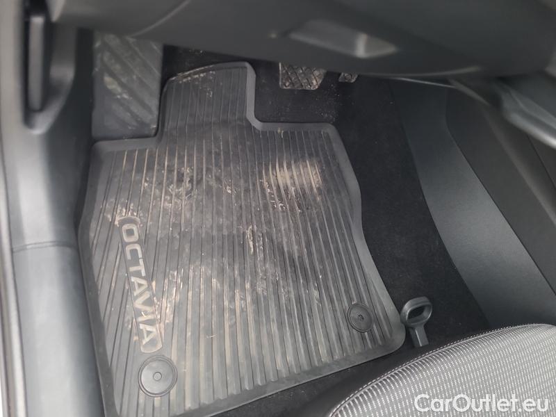  Skoda  Octavia  Combi (NX3)(2020) Oct.Co1.5TSI CNG 130 Ambit AT #7