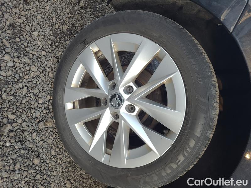  Skoda  Octavia  Lim. (NX3)(2020)  1.5e-TEC 110 Style AT #9