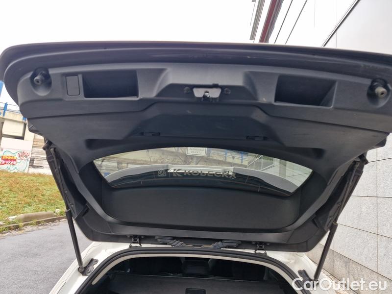  Peugeot  308 -SW  (P5) (2021)  SW 1.2PT 130 Allure P.AT #17