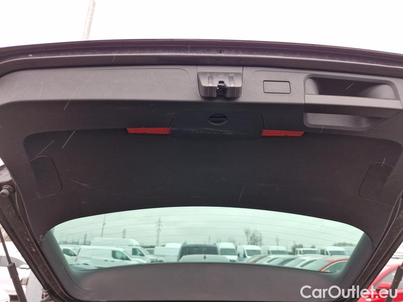  Volkswagen  Passat  Variant (CB5) (2019) Pas.Var.2.0TDI 110 Elegance AT #17