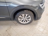  Volkswagen  Tiguan VOLKSWAGEN  / 2016 / 5P / SUV 2.0 TDI SCR 110KW BUSINESS BMT 4MOT DSG #64