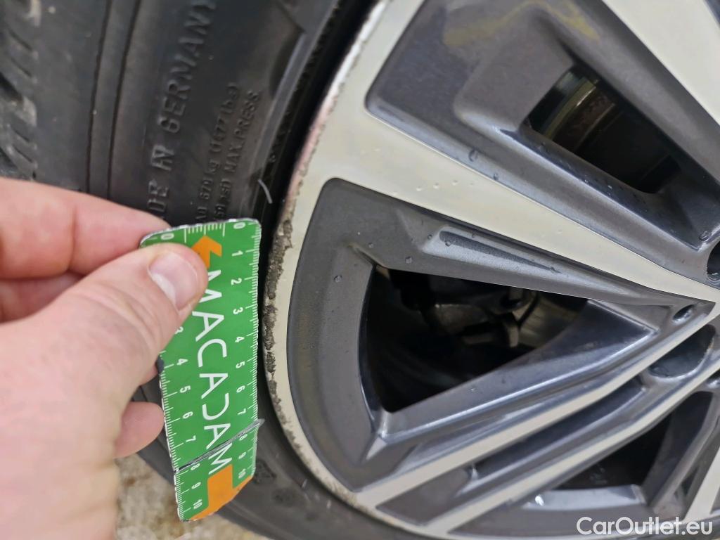  Bmw  Serie 1 Série 1 Berline 118 d Lounge 2.0 150CV BVA8 E6dT #19