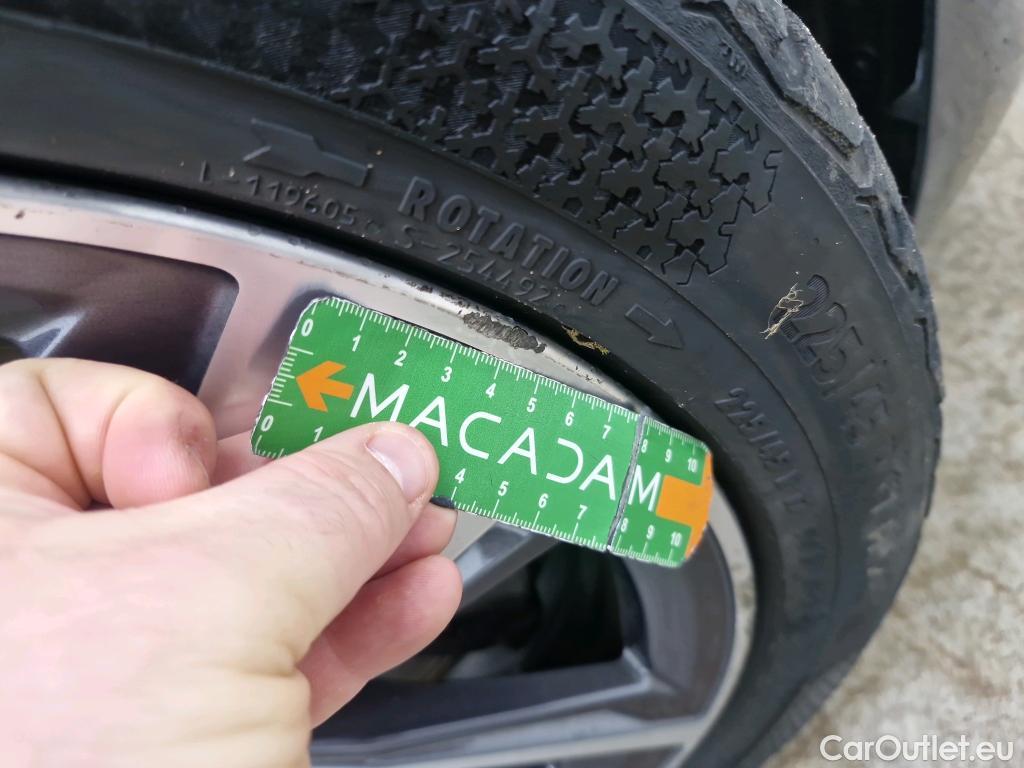  Bmw  Serie 1 Série 1 Berline 118 d Lounge 2.0 150CV BVA8 E6dT #24