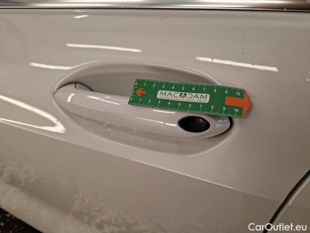  Bmw  Serie 1 BMW Série 1 / 2019 / 5P / Berline 116i DKG7 Business Design #16