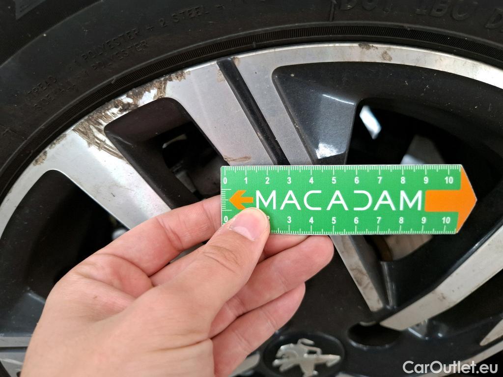  Peugeot  208  Allure Business 1.2 PureTech 100CV BVM6 E6d #20