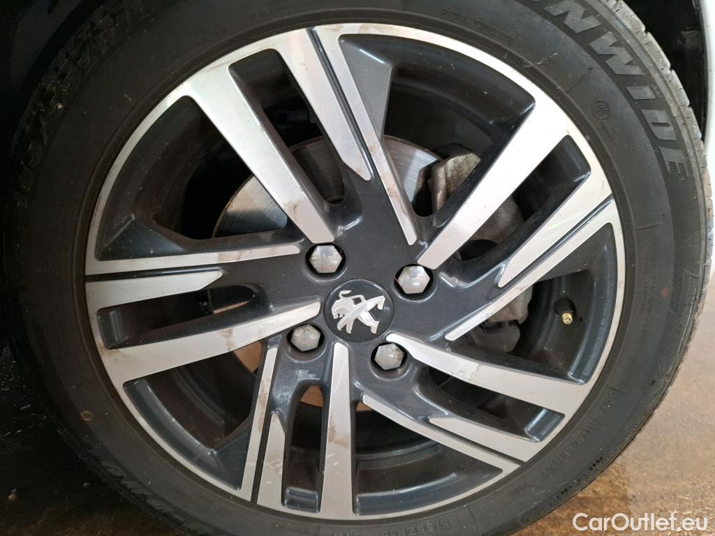  Peugeot  208  Allure Business 1.2 PureTech 100CV BVM6 E6d #36