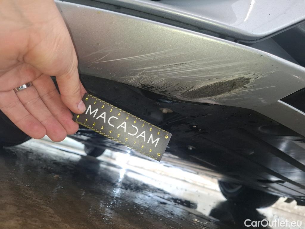  Mercedes  A-Klasse MERCEDES-BENZ Classe A Berline / 2018 / 4P / Berline A 200 d AMG Line 8G-DCT #16