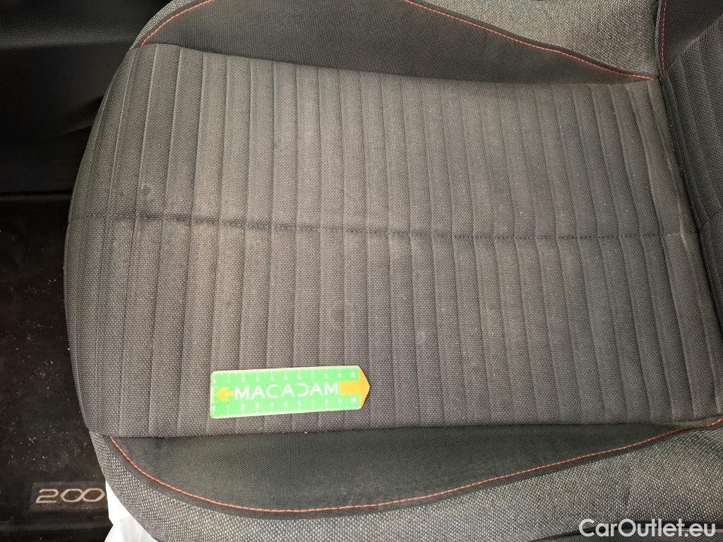  Peugeot  2008  Active Business 1.2 PureTech 130CV BVA8 E6d #17