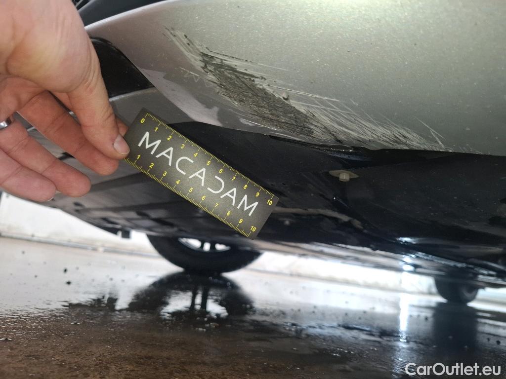  Mercedes  A-Klasse MERCEDES-BENZ Classe A Berline / 2018 / 4P / Berline A 200 d AMG Line 8G-DCT #14