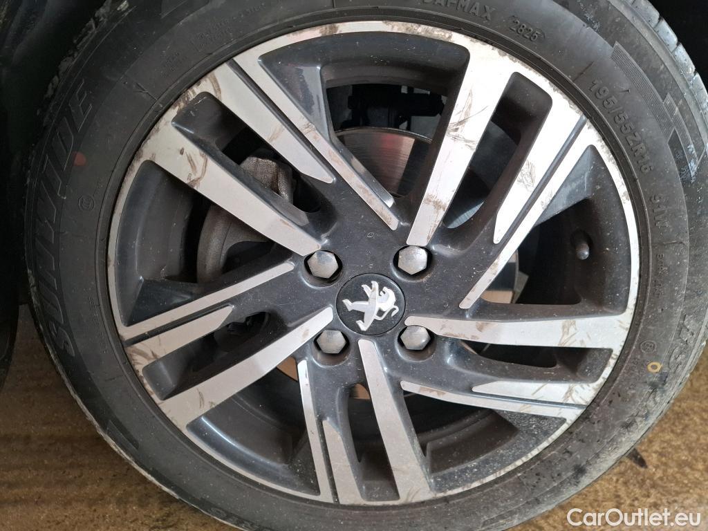  Peugeot  208  Allure Business 1.2 PureTech 100CV BVM6 E6d #7