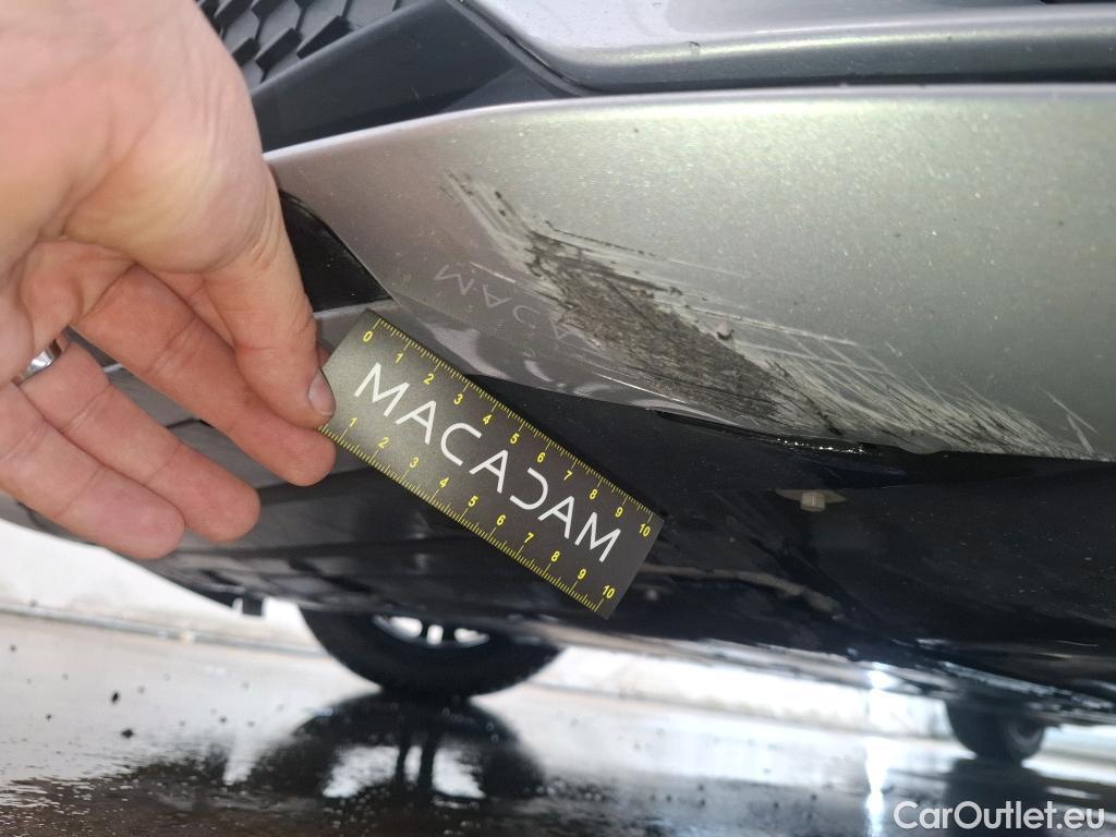  Mercedes  A-Klasse MERCEDES-BENZ Classe A Berline / 2018 / 4P / Berline A 200 d AMG Line 8G-DCT #13