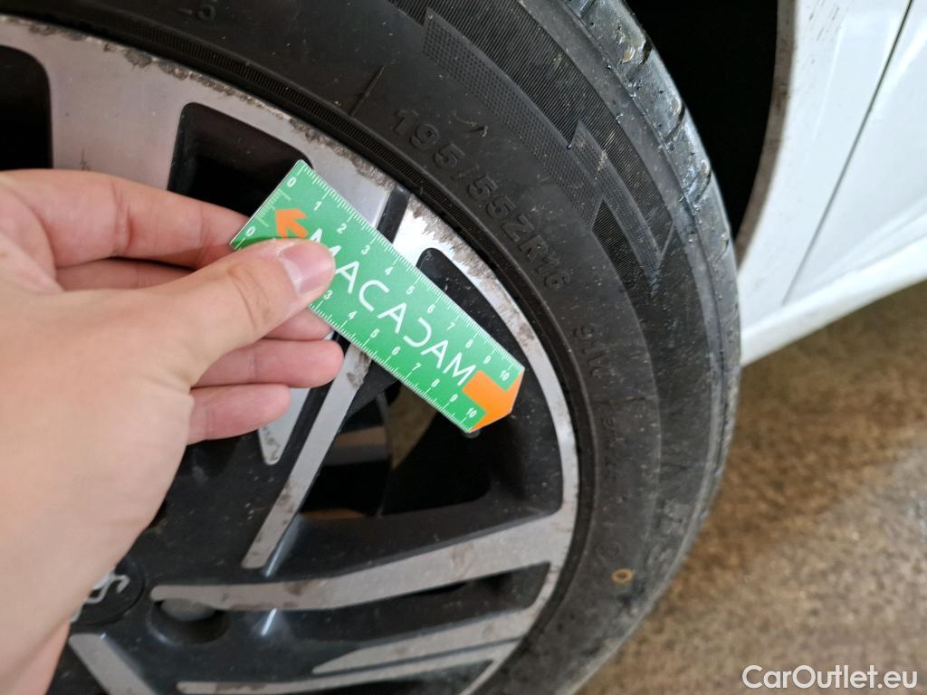  Peugeot  208  Allure Business 1.2 PureTech 100CV BVM6 E6d #9