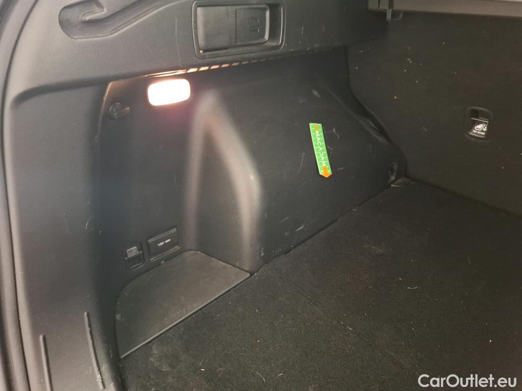  Hyundai  Tucson HYUNDAI  / 2020 / 5P / SUV 1.6 CRDI 136 DCT-7 HYBRID 48V EXECUTIVE #12