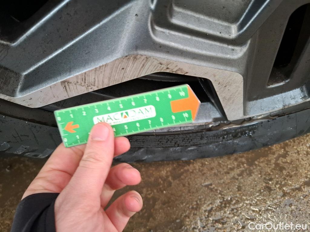  Hyundai  Santa Fe HYUNDAI  / 2020 / 5P / SUV 1.6 T-GDI 265 PHEV HTRAC BUSINESS AUTO #8