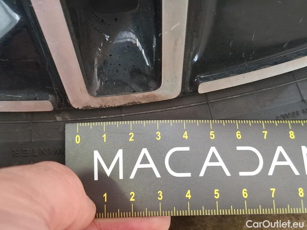  Mercedes  A-Klasse MERCEDES-BENZ Classe A Berline / 2018 / 4P / Berline A 200 d AMG Line 8G-DCT #21