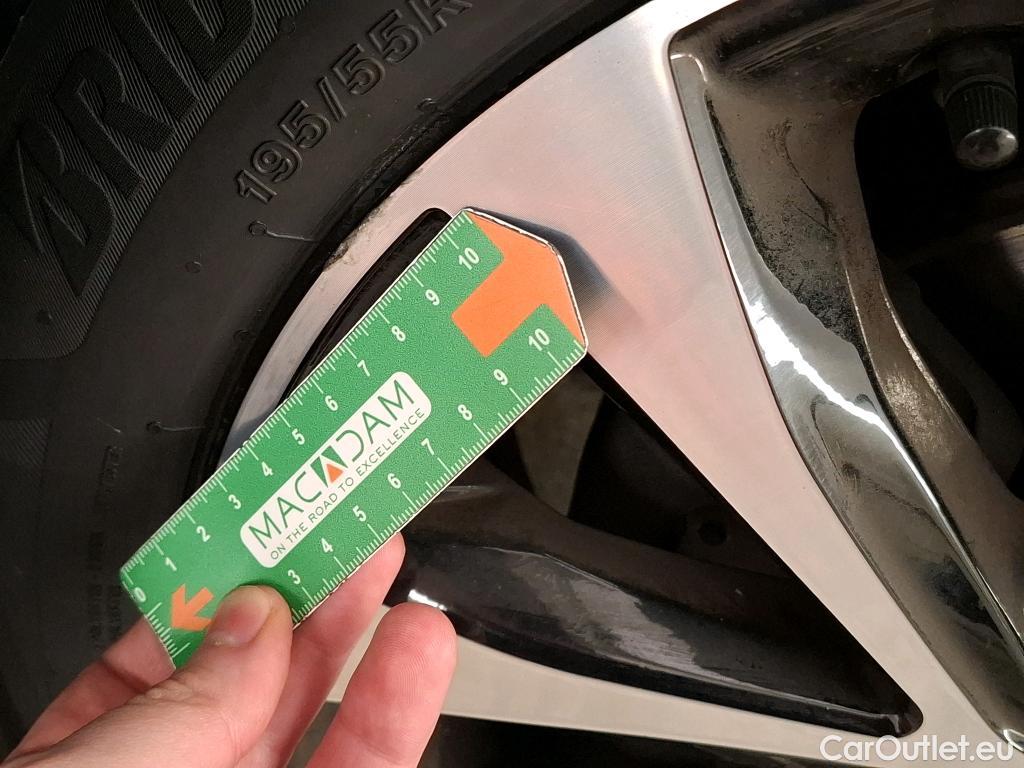  Renault  Clio RENAULT  / 2019 / 5P / Berline Intens TCe 100 - 20 #17