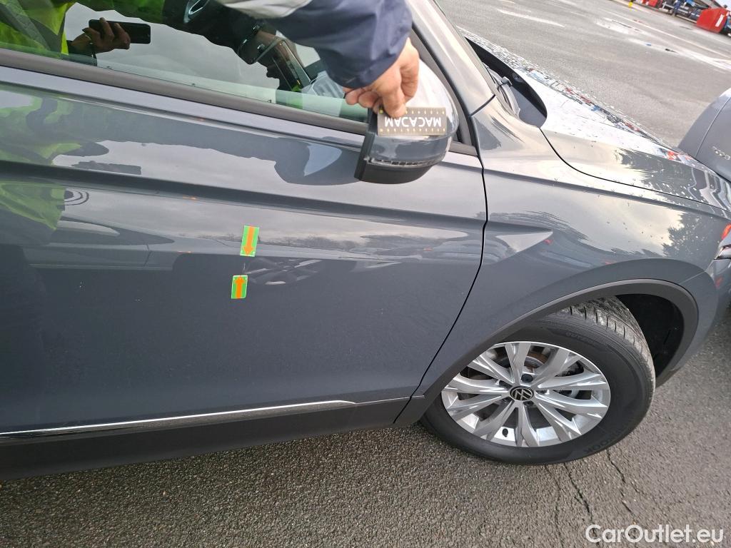  Volkswagen  Tiguan VOLKSWAGEN  5p SUV 1.5 TSI 150 EVO DSG7 Confortline #1