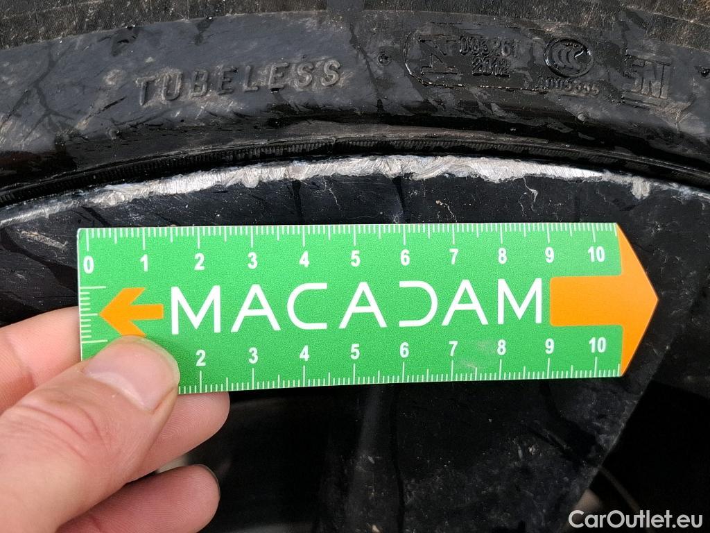  Tesla  Model Y TESLA  / 2020 / 5P / SUV Long Range Dual Motor AWD #28