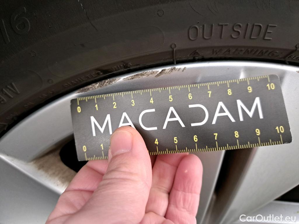  Volkswagen  Golf  VOLKSWAGEN / 2020 / 5P / Berline 2.0 TDI SCR 115 BVM6 Life Busi #10