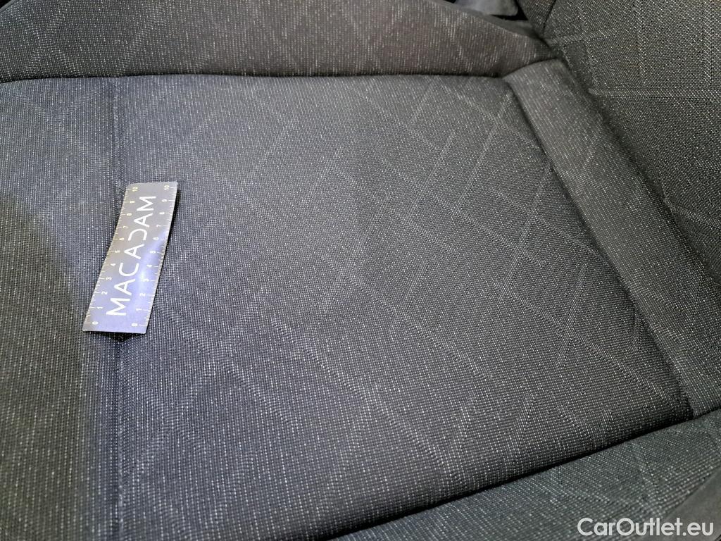  Volkswagen  Golf  VOLKSWAGEN / 2020 / 5P / Berline 2.0 TDI SCR 115 BVM6 Life Busi #14