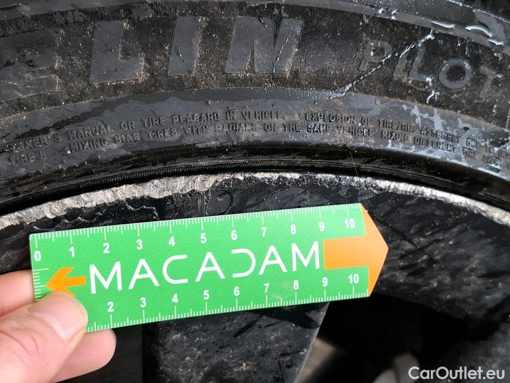  Tesla  Model Y TESLA  / 2020 / 5P / SUV Long Range Dual Motor AWD #19