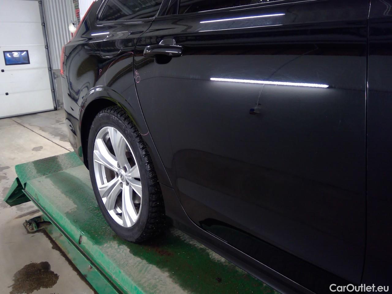  Volvo  V90  T8 R-Design Rech. AWD Aut #41