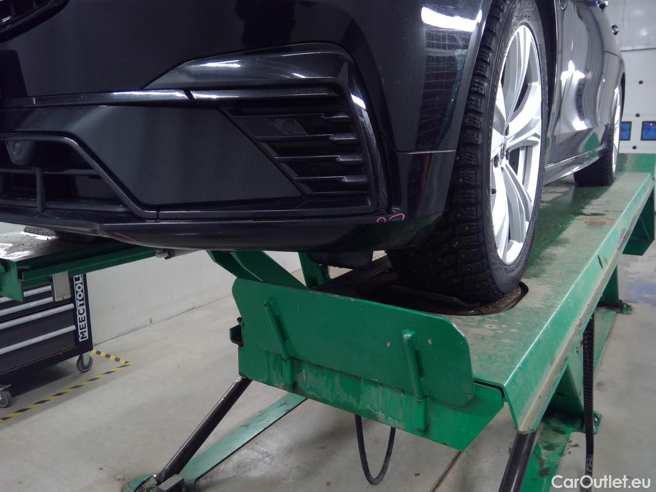  Volvo  V90  T8 R-Design Rech. AWD Aut #13