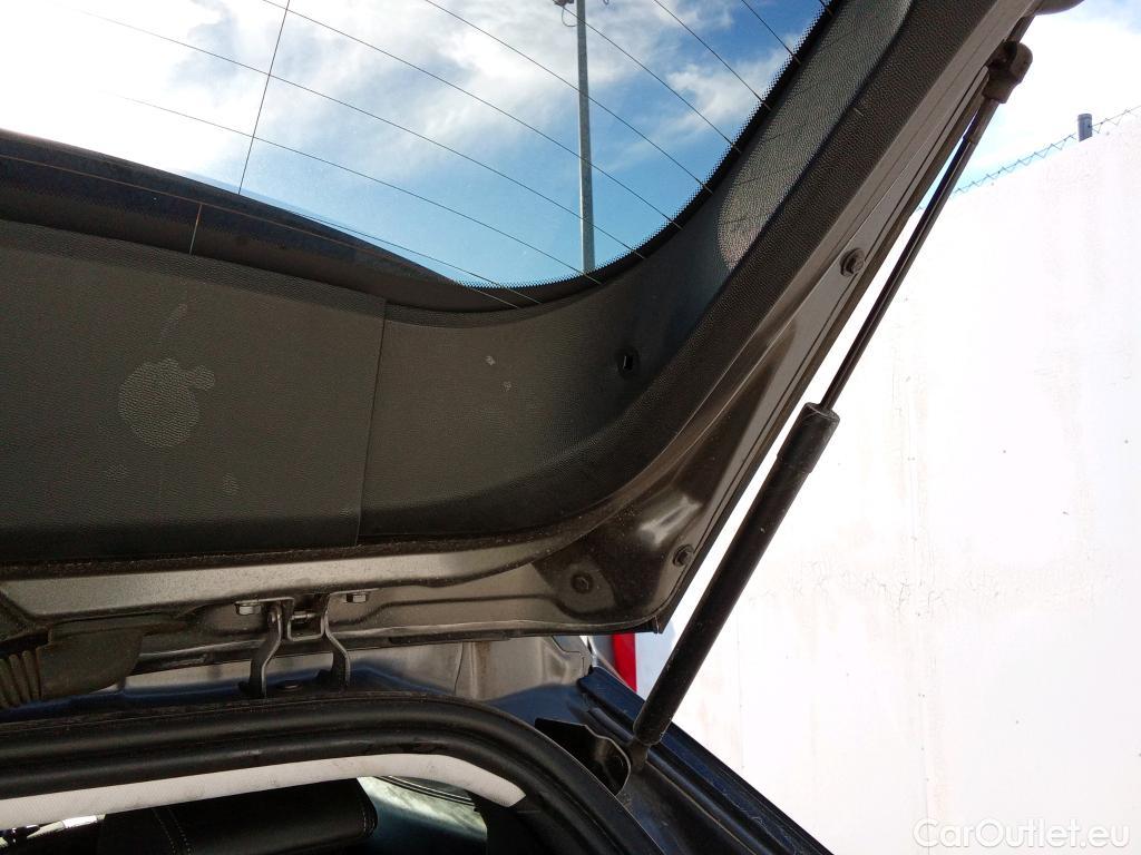  Peugeot  2008 PEUGEOT  / 2019 / 5P / todoterreno Allure Pack BlueHDI 81kW (110CV) (AC) #41