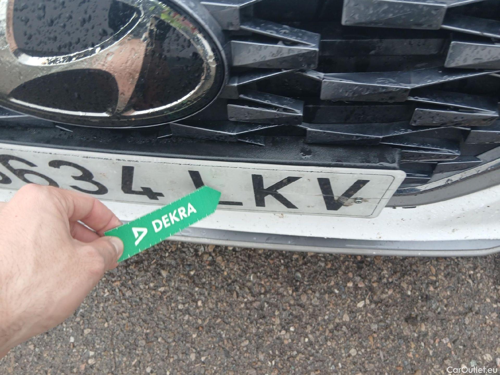  Hyundai   Ioniq HYUNDAI / 2019 / 5P / berlina con portón 1.6 GDI HEV Klass LE DCT #5