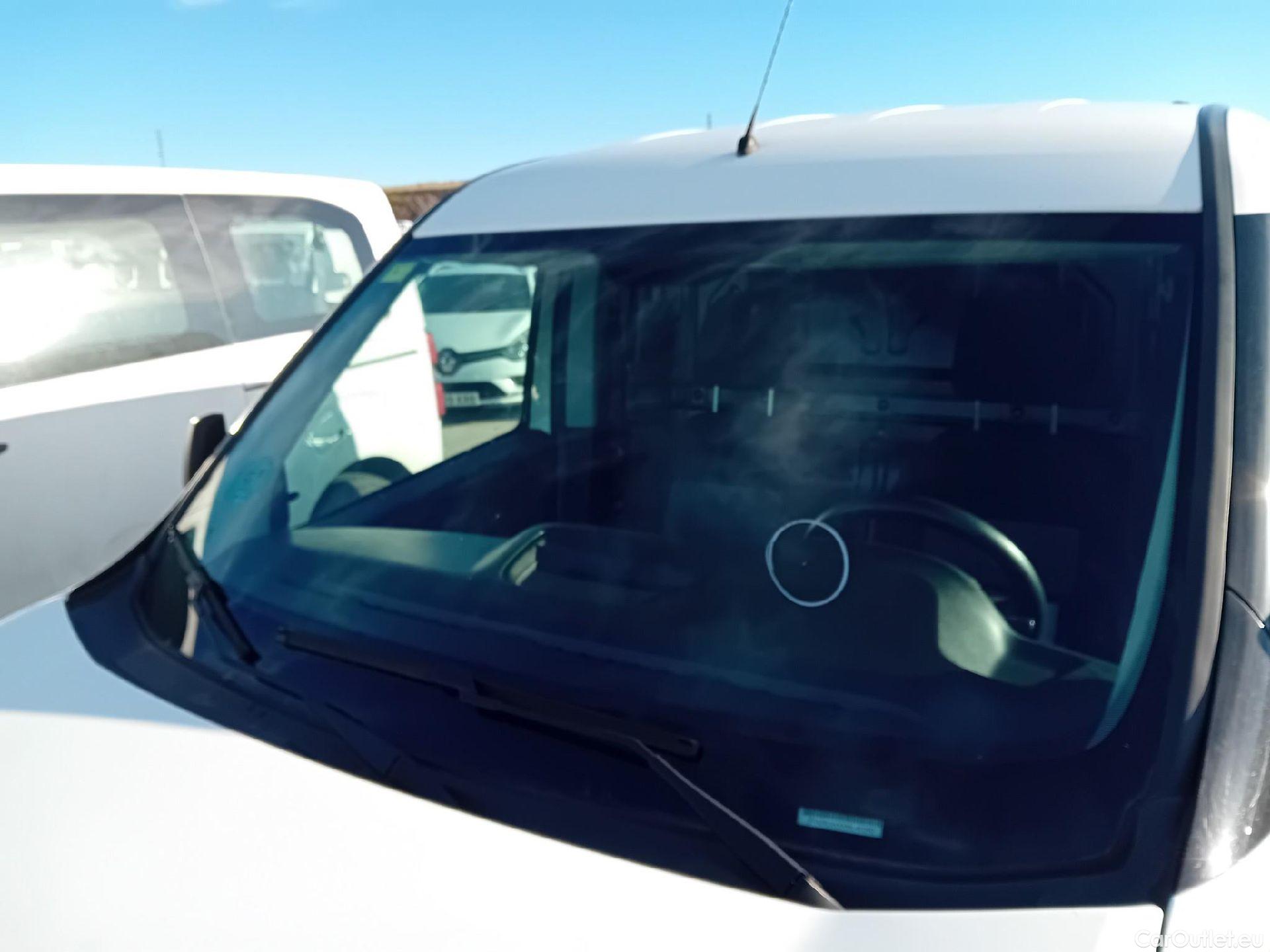  Fiat  Doblo FIAT Doblò Cargo/2015/3P/furgón derivado de turismo Cargo Base 1.3 Multijet 70kW (95CV) #2