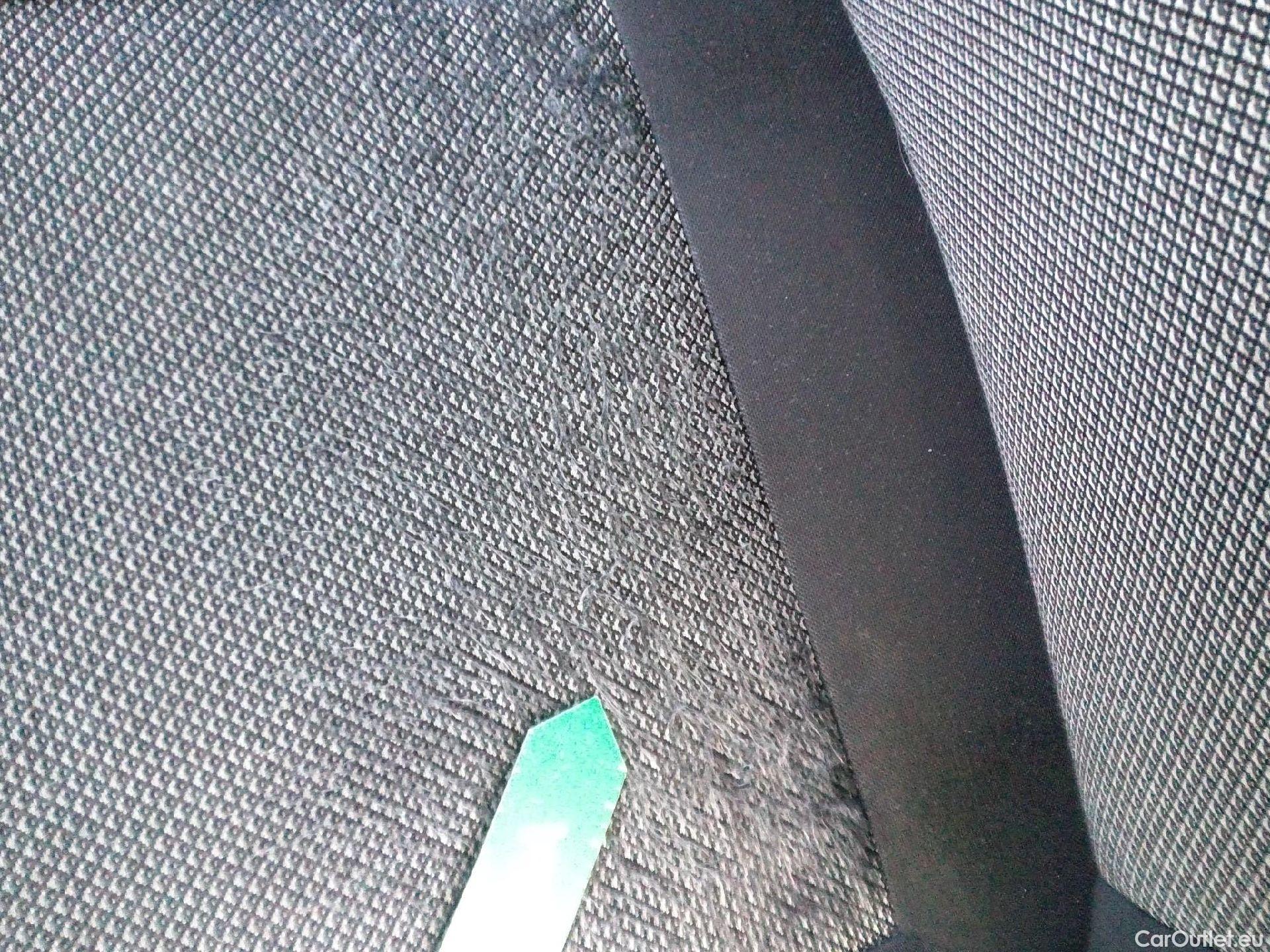  Fiat  Doblo FIAT Doblò Cargo/2015/3P/furgón derivado de turismo Cargo Base 1.3 Multijet 70kW (95CV) #30