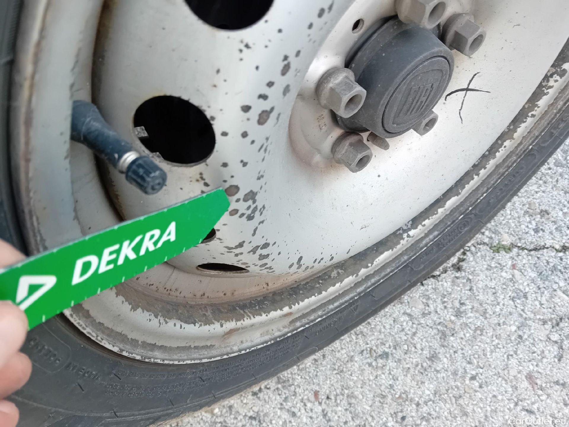  Fiat  Doblo FIAT Doblò Cargo/2015/3P/furgón derivado de turismo Cargo Base 1.3 Multijet 70kW (95CV) #14