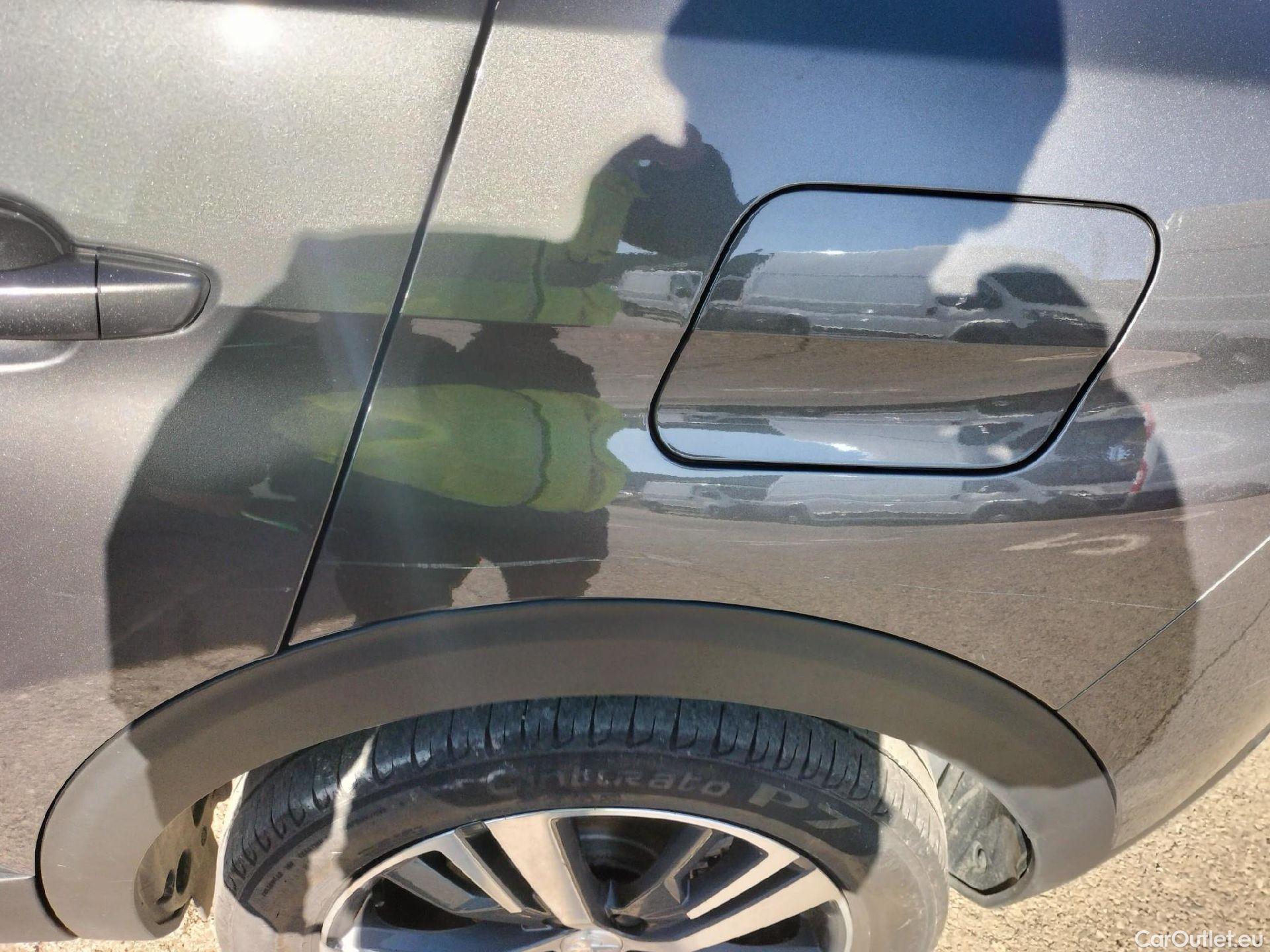  Peugeot  3008 PEUGEOT  Hybrid / 2020 / 5P / todoterreno 225 e-EAT8 Allure (AC2) #33