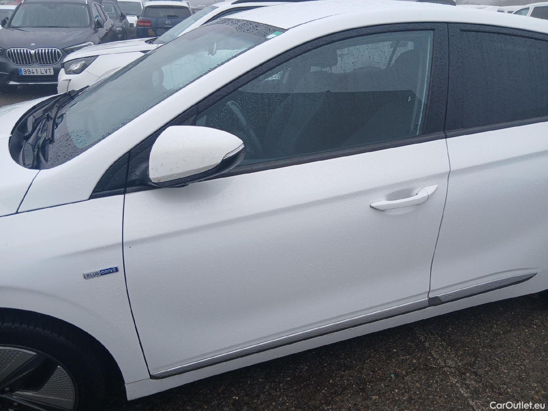  Hyundai   Ioniq HYUNDAI / 2019 / 5P / berlina con portón 1.6 GDI HEV Klass LE DCT #12