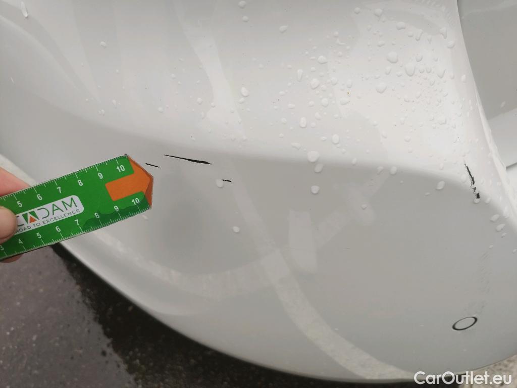  Peugeot  308 PEUGEOT  / 2017 / 5P / familiar W Style BlueHDi 100 S&S 6 Vel. MAN #31