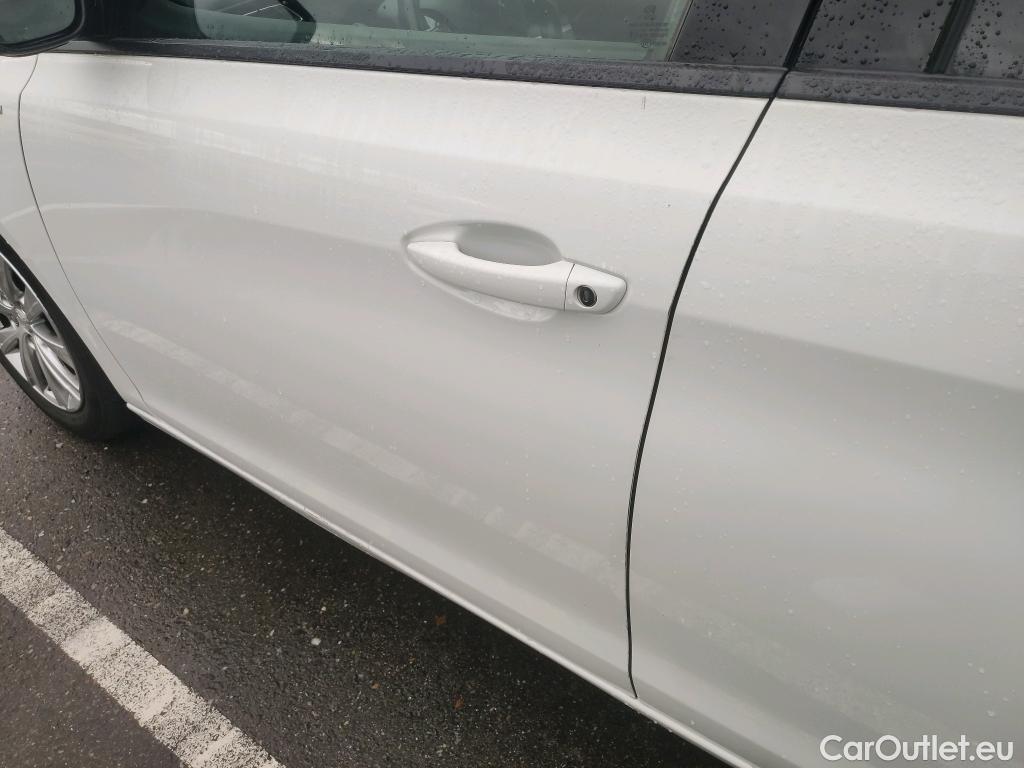  Peugeot  308 PEUGEOT  / 2017 / 5P / familiar W Style BlueHDi 100 S&S 6 Vel. MAN #9