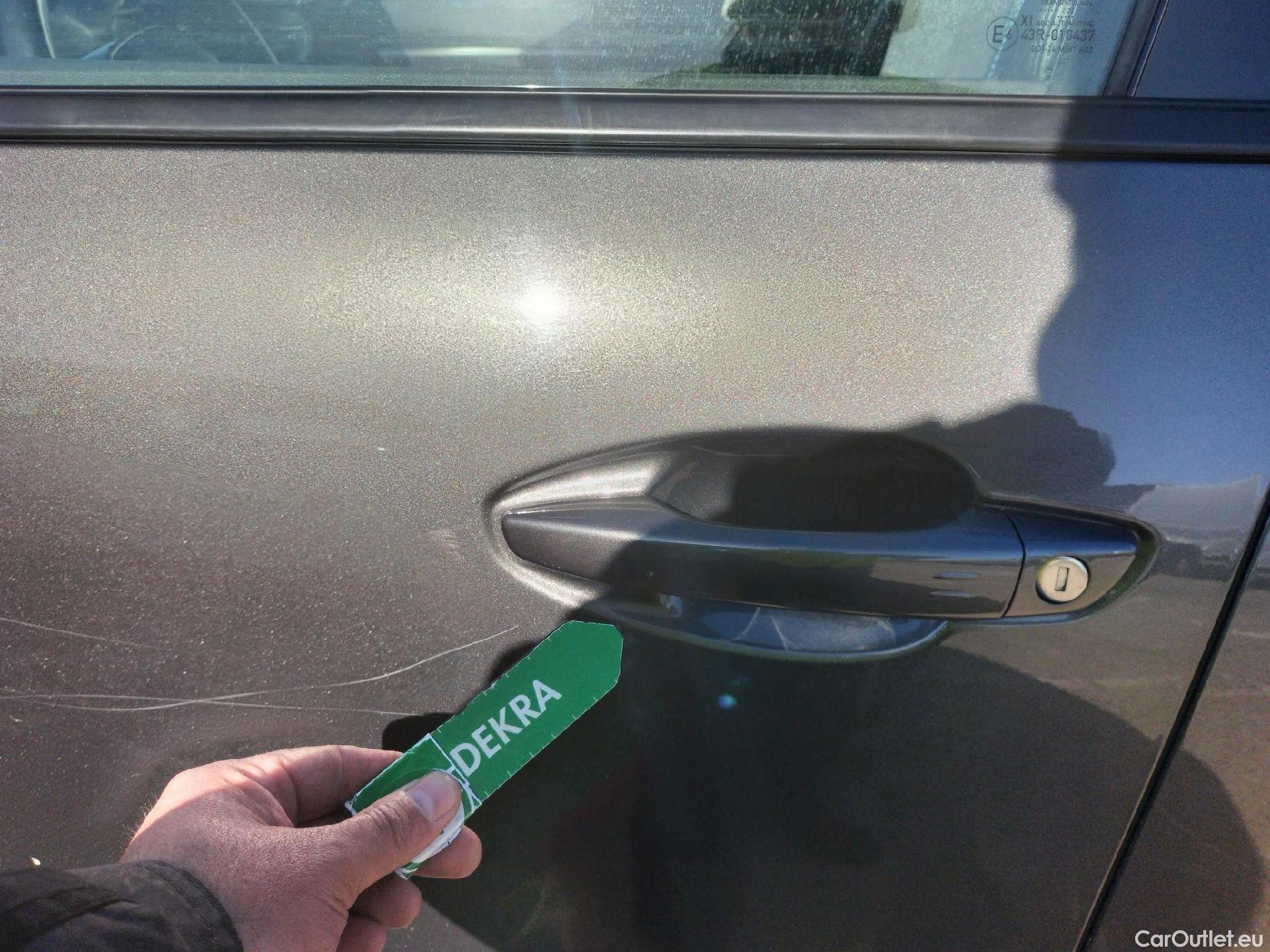  Peugeot  3008 PEUGEOT  Hybrid / 2020 / 5P / todoterreno 225 e-EAT8 Allure (AC2) #27