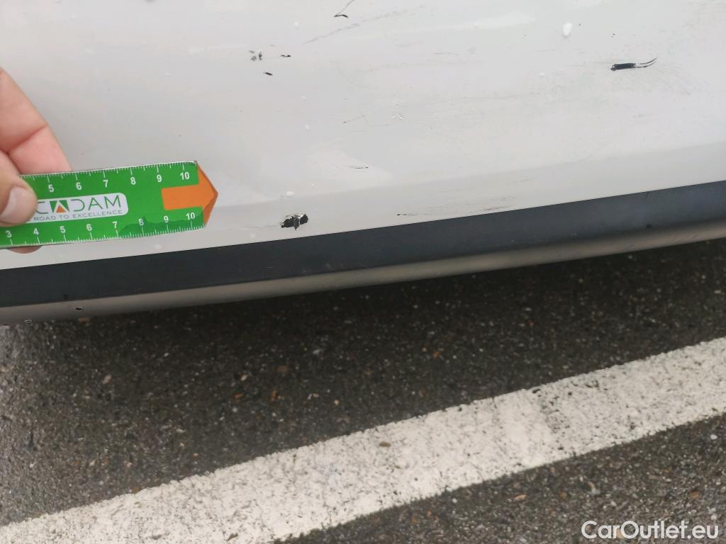  Peugeot  308 PEUGEOT  / 2017 / 5P / familiar W Style BlueHDi 100 S&S 6 Vel. MAN #32