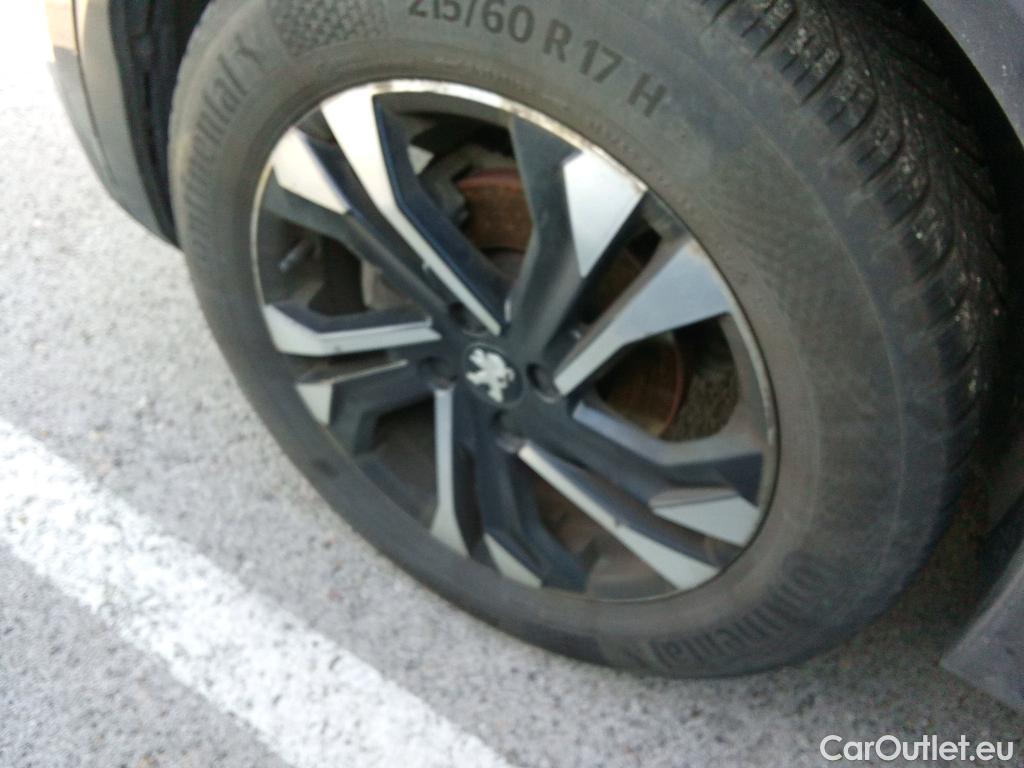  Peugeot  2008 PEUGEOT  / 2019 / 5P / todoterreno Allure Pack BlueHDI 81kW (110CV) (AC) #10