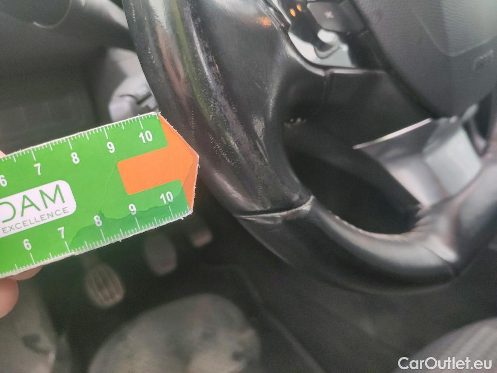  Peugeot  308 PEUGEOT  / 2017 / 5P / familiar W Style BlueHDi 100 S&S 6 Vel. MAN #26