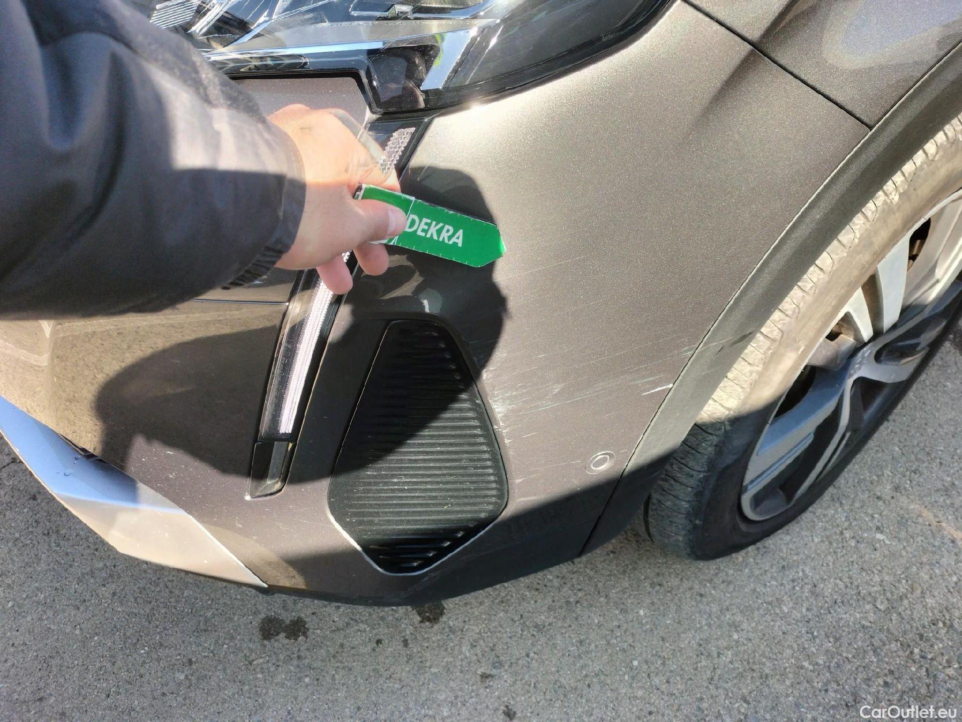  Peugeot  3008 PEUGEOT  Hybrid / 2020 / 5P / todoterreno 225 e-EAT8 Allure (AC2) #9