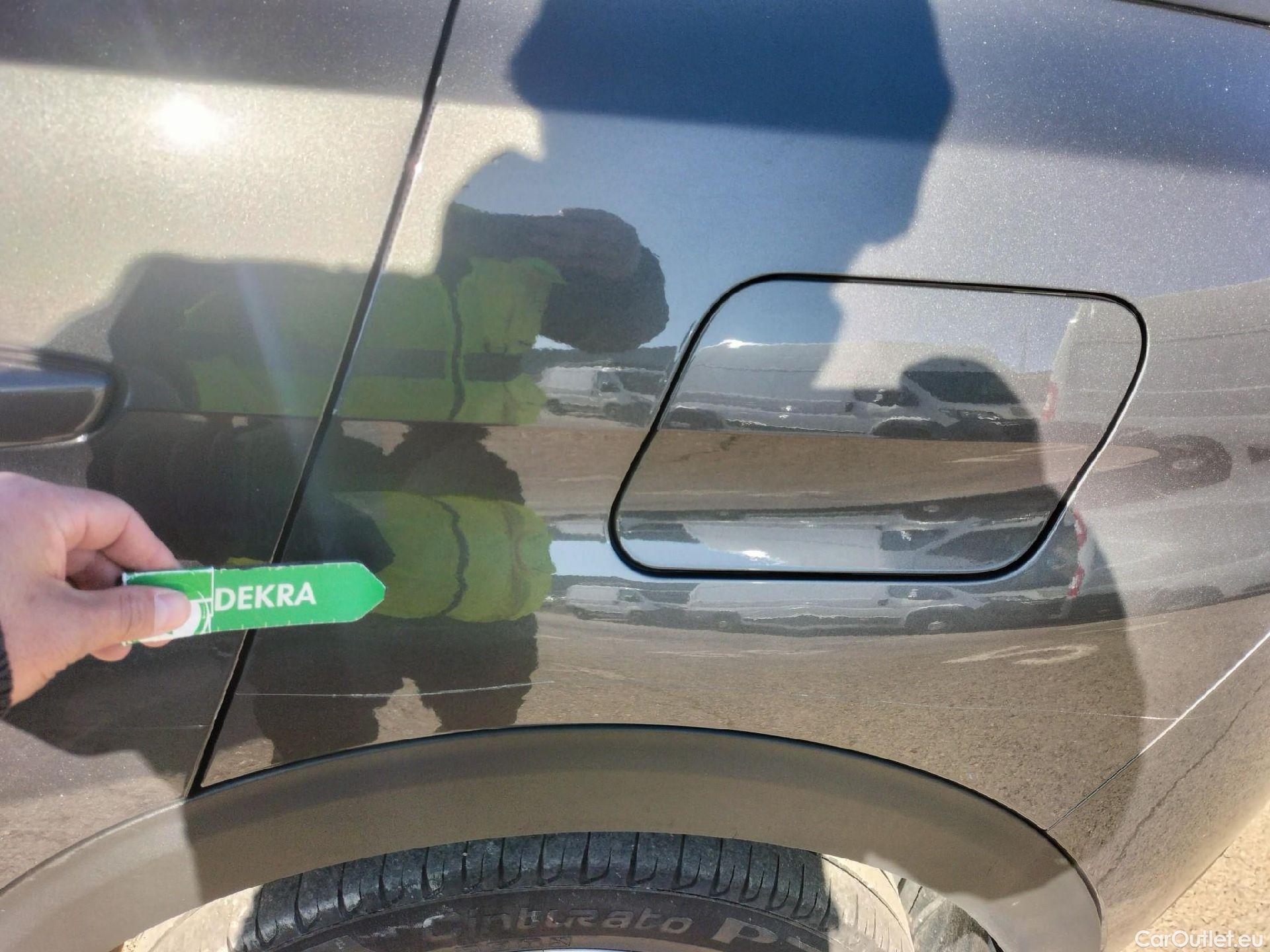  Peugeot  3008 PEUGEOT  Hybrid / 2020 / 5P / todoterreno 225 e-EAT8 Allure (AC2) #35