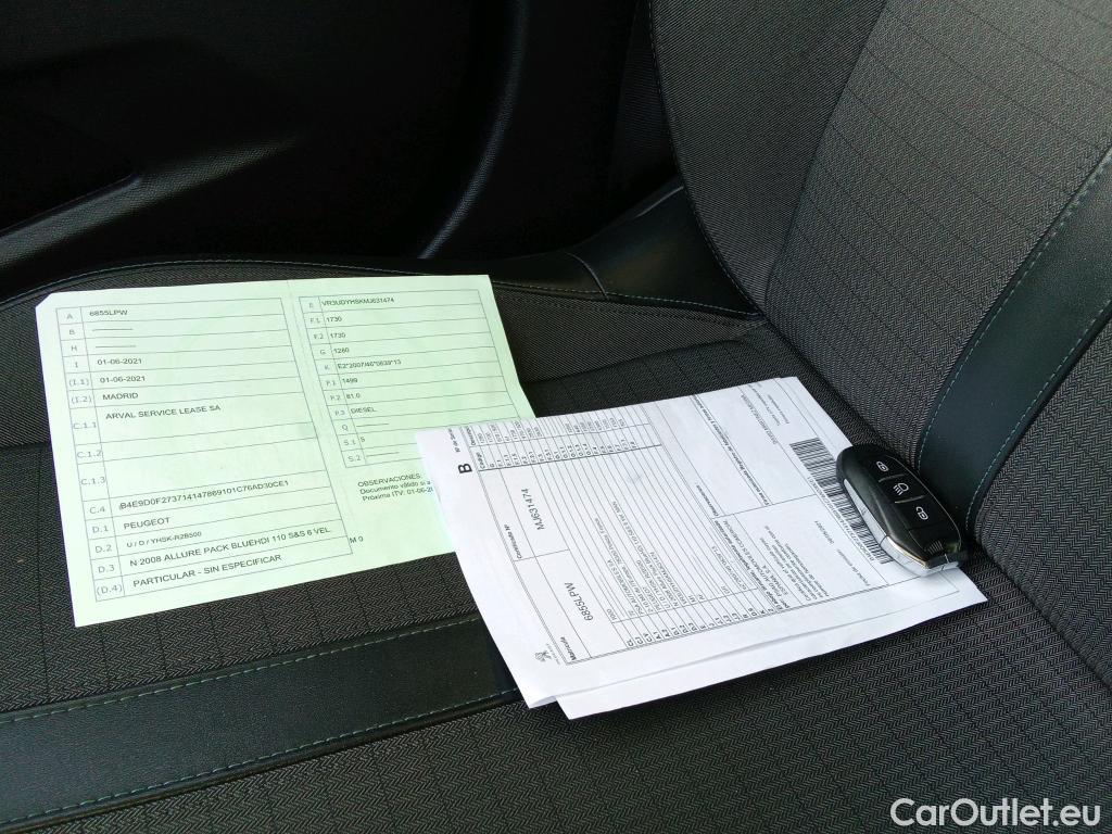  Peugeot  2008 PEUGEOT  / 2019 / 5P / todoterreno Allure Pack BlueHDI 81kW (110CV) (AC) #2