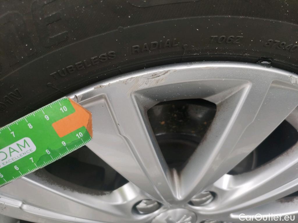  Peugeot  308 PEUGEOT  / 2017 / 5P / familiar W Style BlueHDi 100 S&S 6 Vel. MAN #14