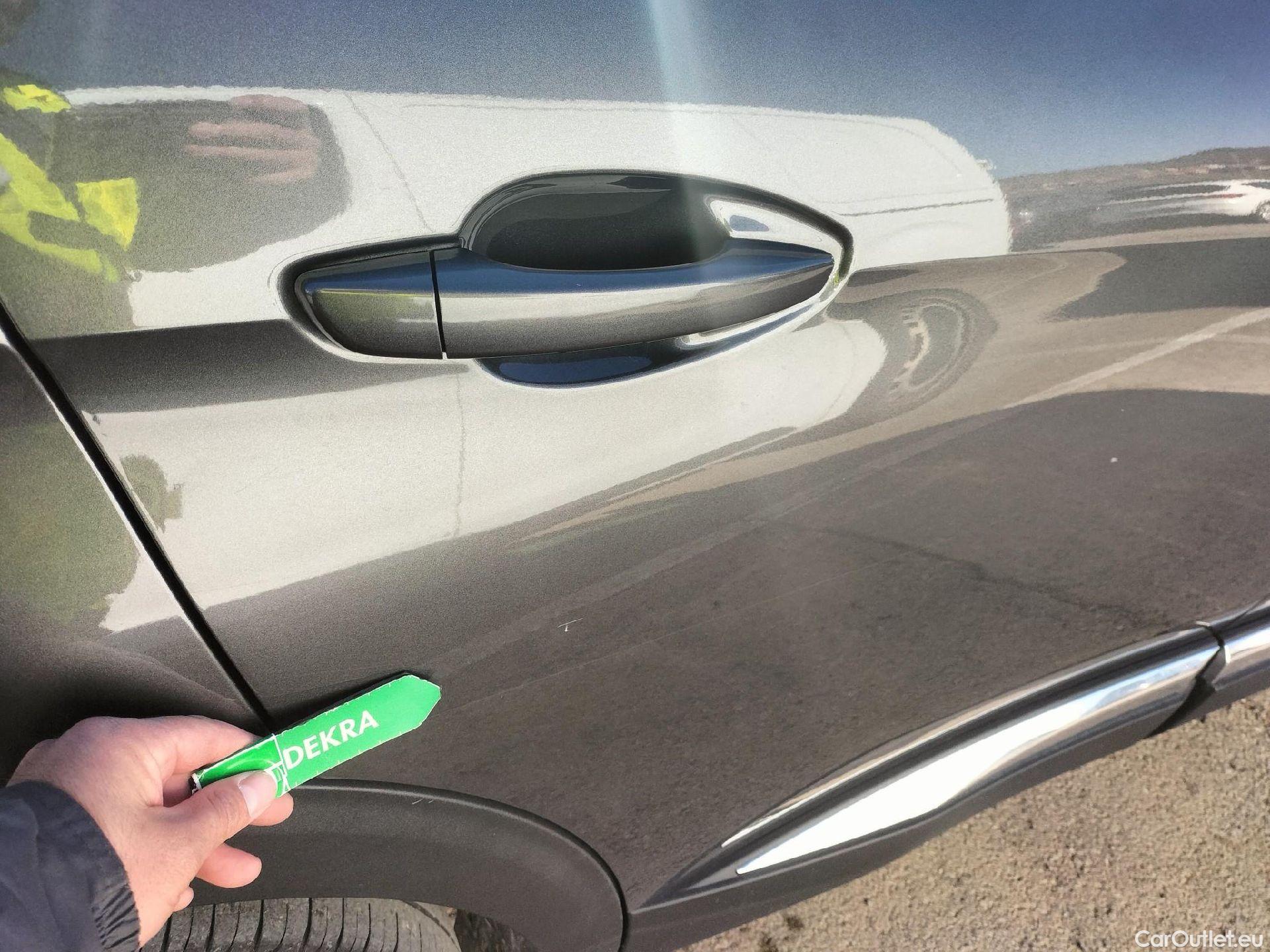  Peugeot  3008 PEUGEOT  Hybrid / 2020 / 5P / todoterreno 225 e-EAT8 Allure (AC2) #56