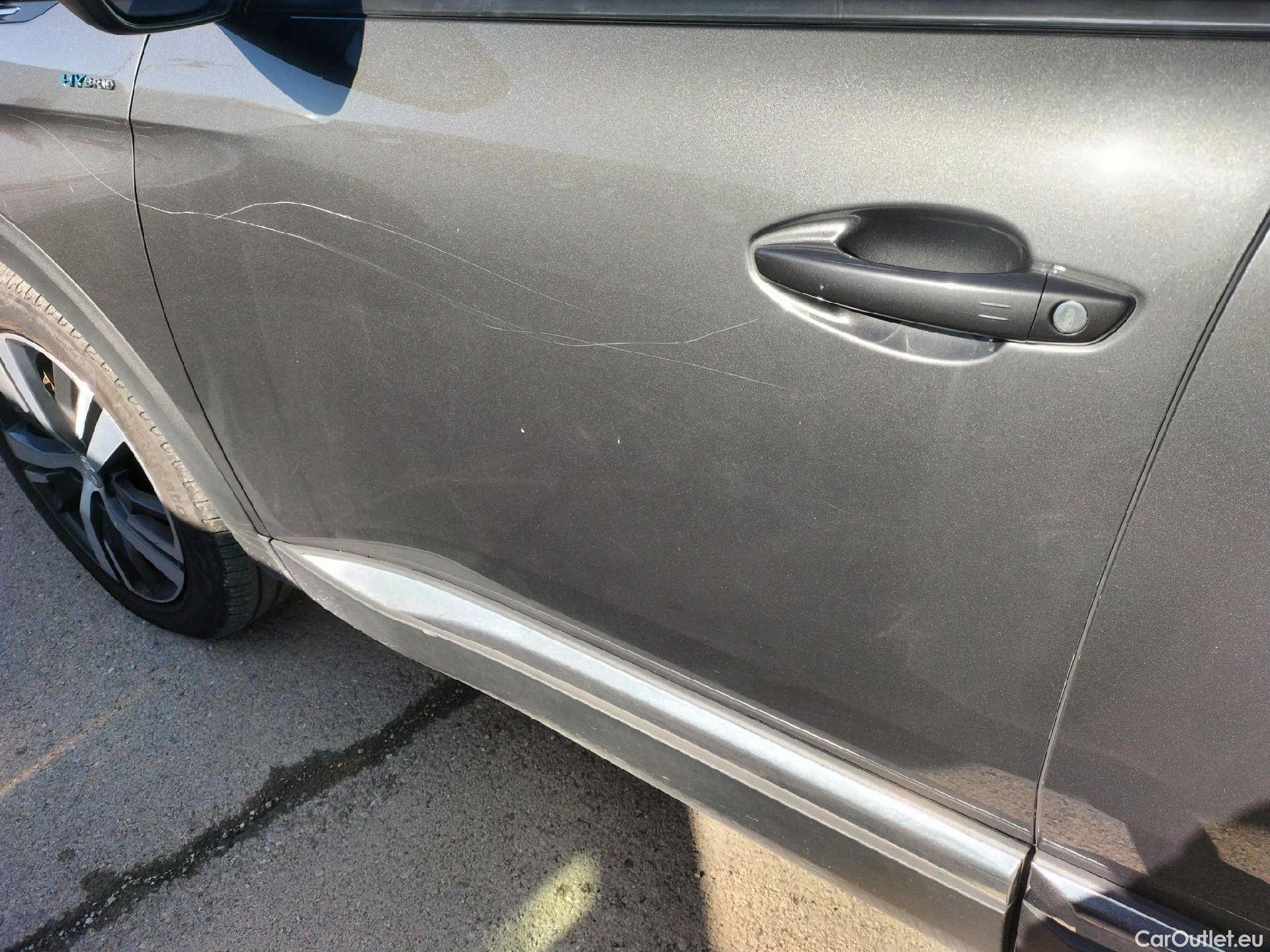  Peugeot  3008 PEUGEOT  Hybrid / 2020 / 5P / todoterreno 225 e-EAT8 Allure (AC2) #25