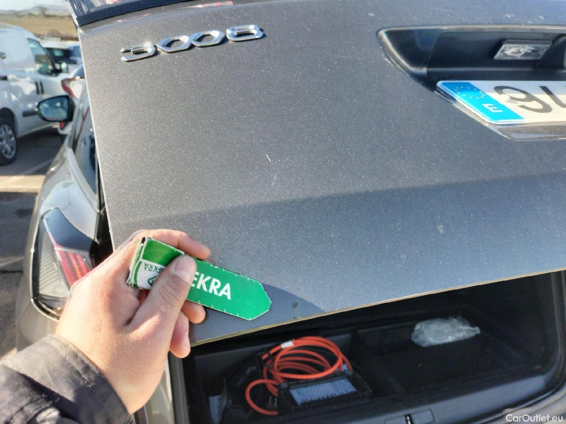  Peugeot  3008 PEUGEOT  Hybrid / 2020 / 5P / todoterreno 225 e-EAT8 Allure (AC2) #46