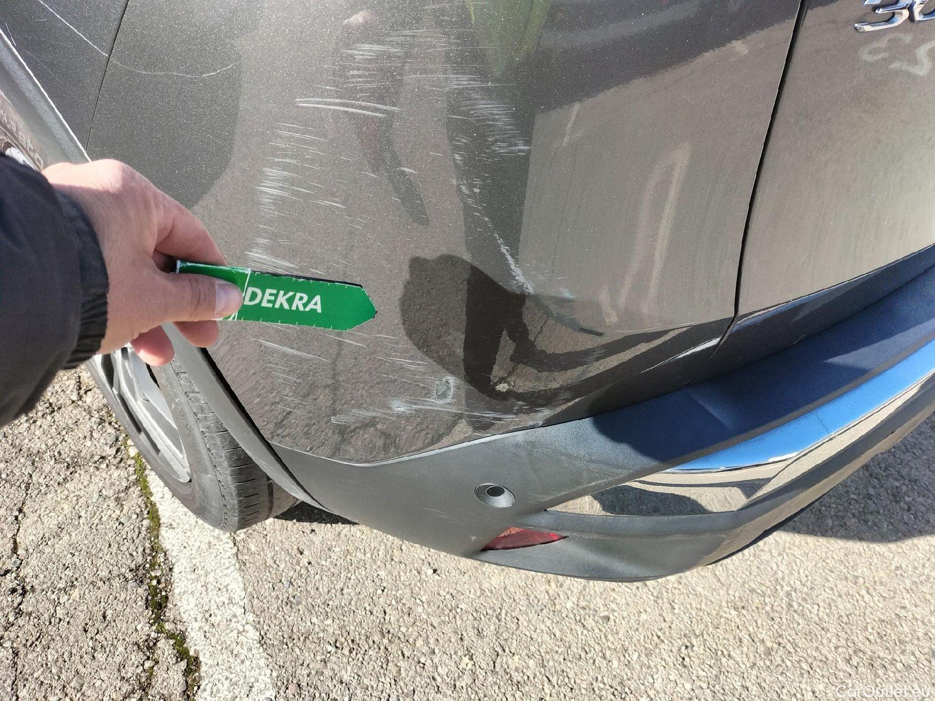  Peugeot  3008 PEUGEOT  Hybrid / 2020 / 5P / todoterreno 225 e-EAT8 Allure (AC2) #39